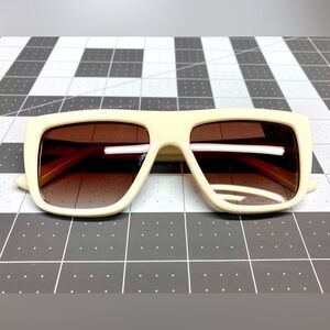 NEVER WORN!! Sojos Classic Trendy Flat Top Sunglasses UV400. SJ2250. Gold Top.